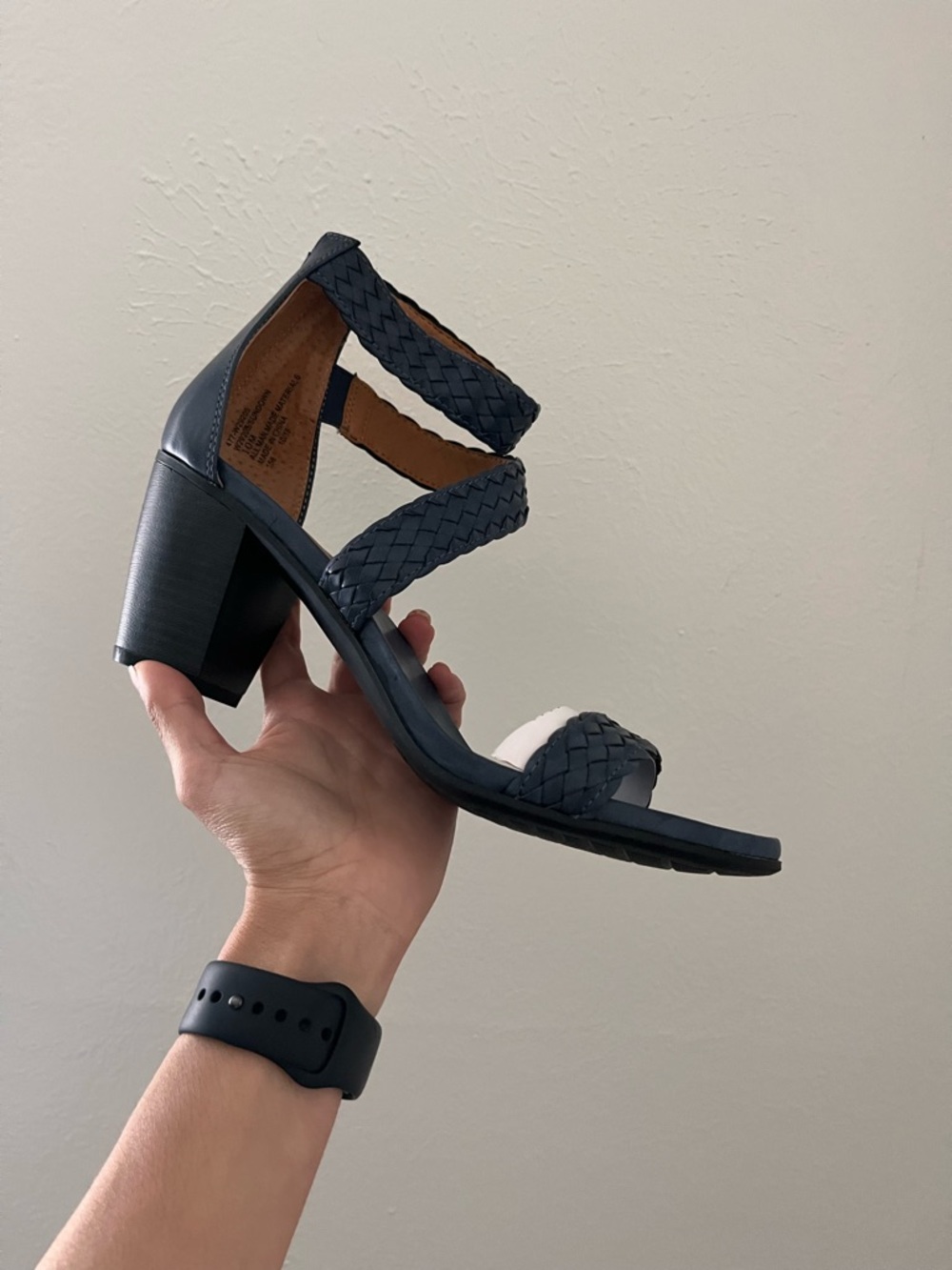 White Mountain Women’s Sundown Navy Strap Heel Sandals Size 10